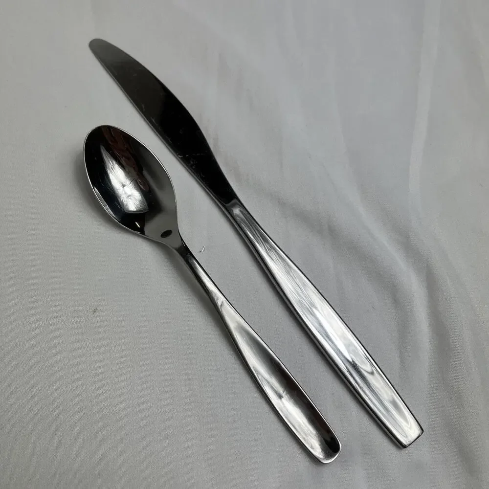 Gibson GS 18/C Silverware Set Of Teaspoon And Dinner Knife